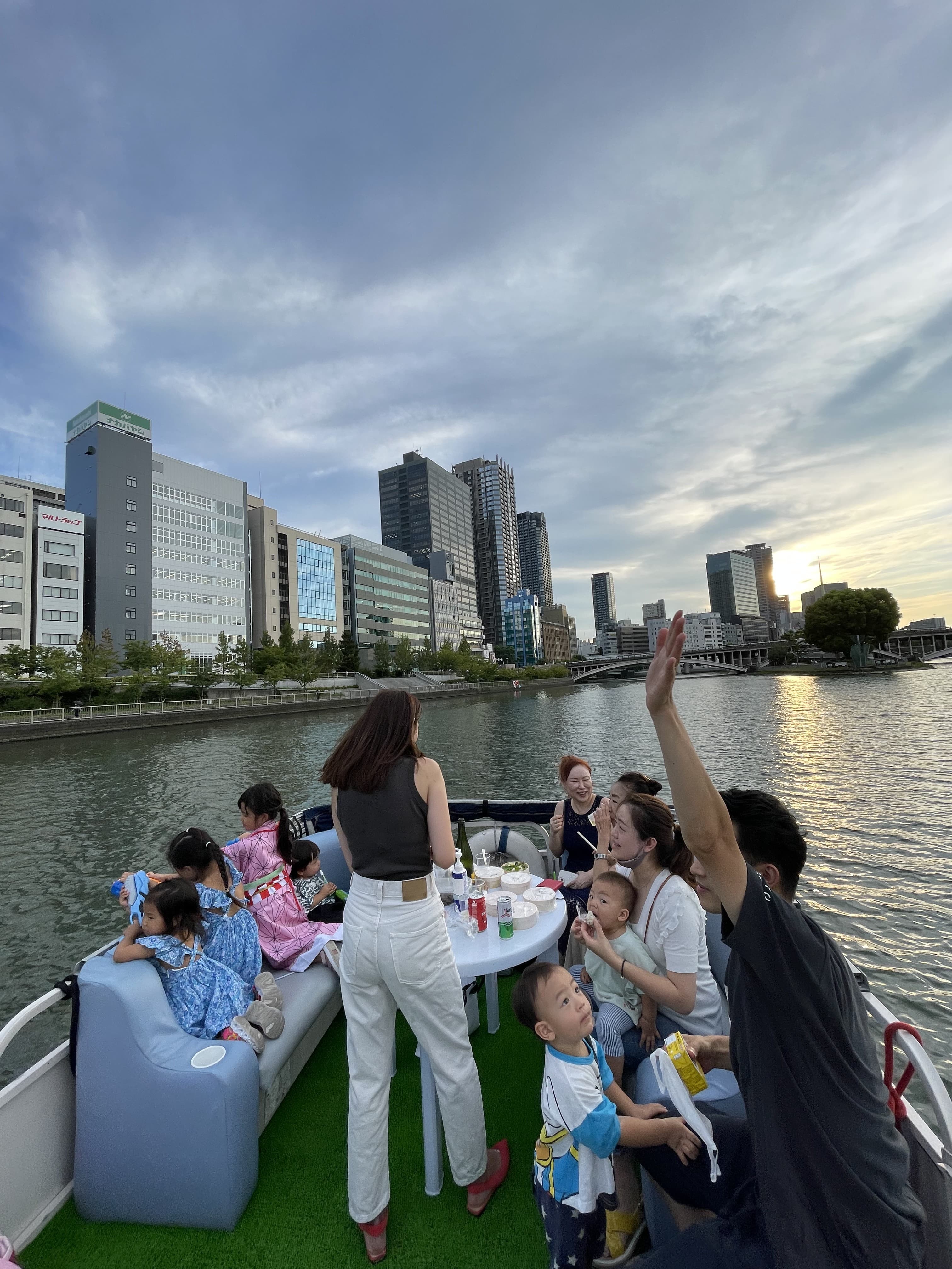 水上で過ごす、家族の優しい時間